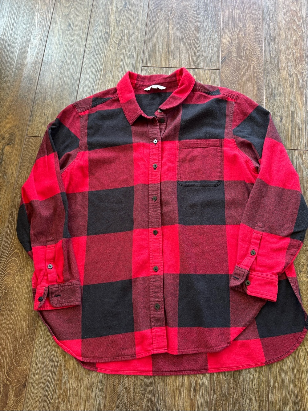 Athleta Red & Black Buffalo Plaid Women’s Flannel